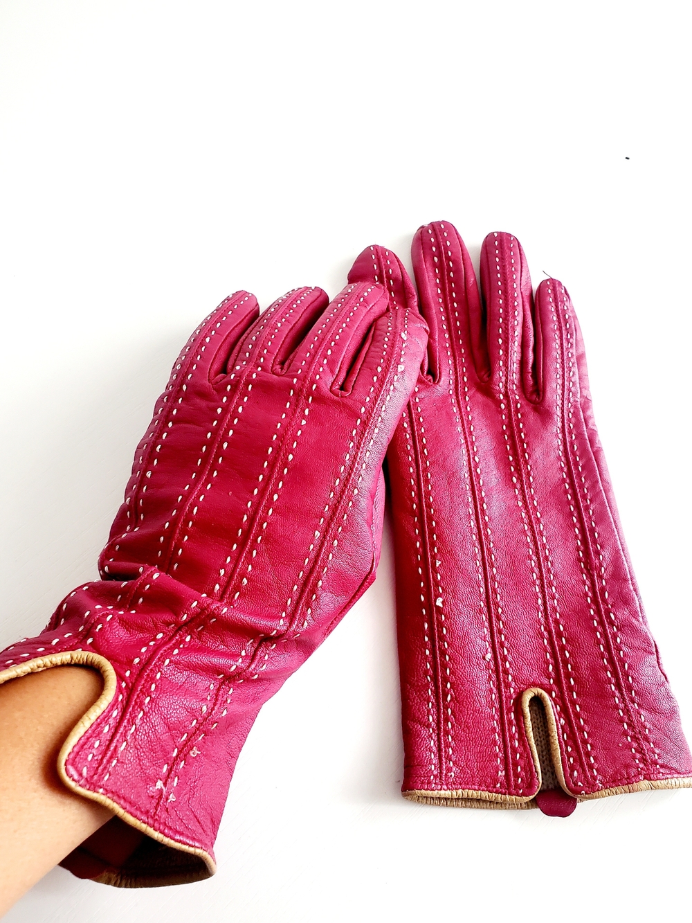 Anne Klein Magenta Leather Stitch-Detail Gloves